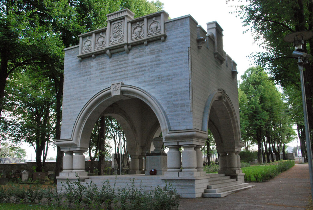 Kaitseväe kalmistu vabadussõja mälestisehitis